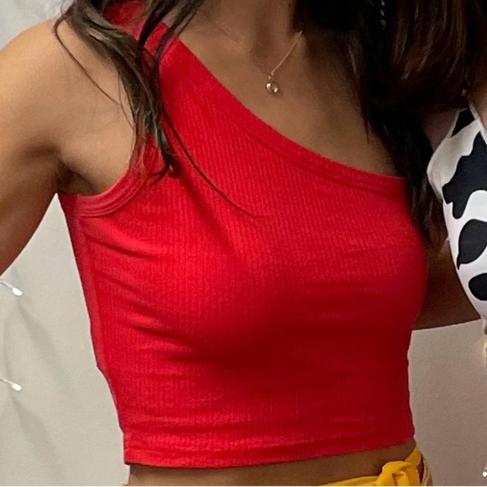 One-Shoulder Cropped Red Ribbed Tank Top - Picture 5 of 5